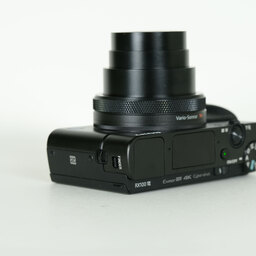 SONY Cyber-shot DSC-RX100M7