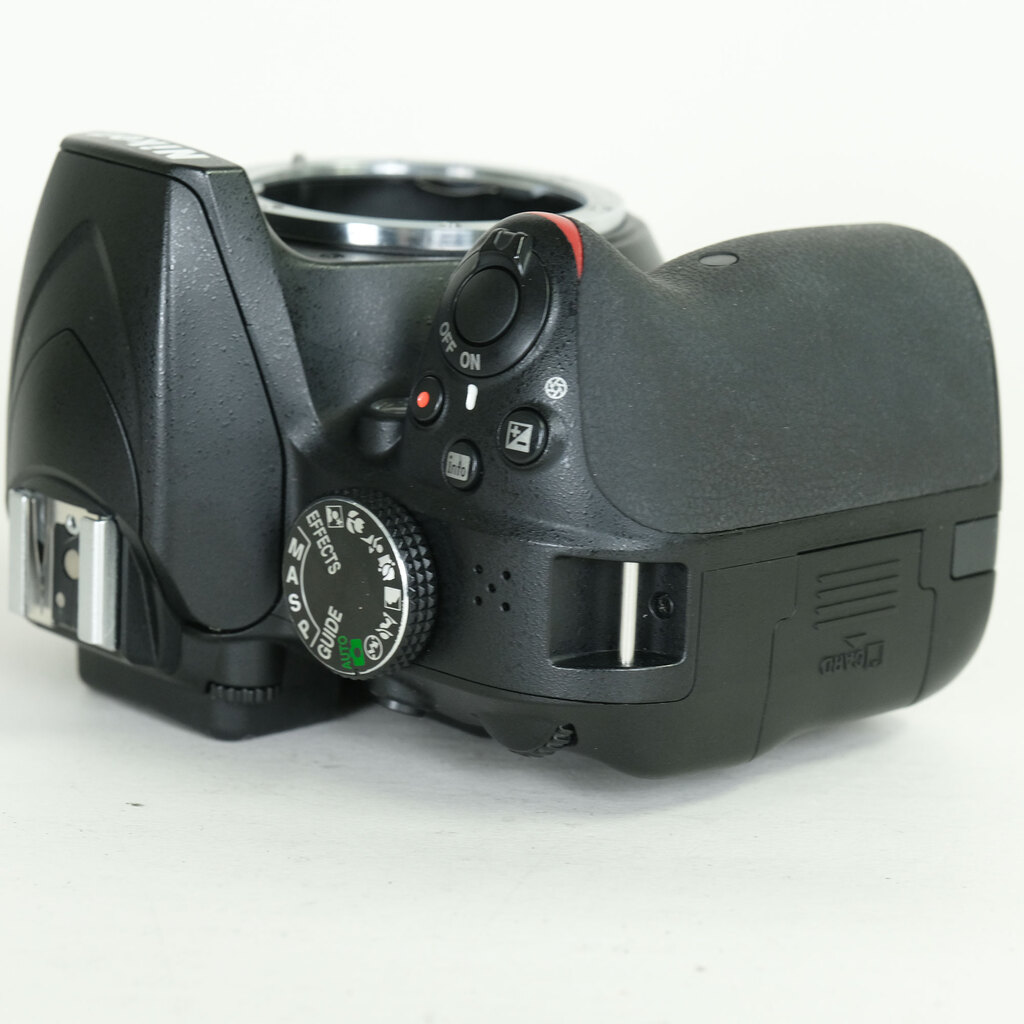 Nikon D3400