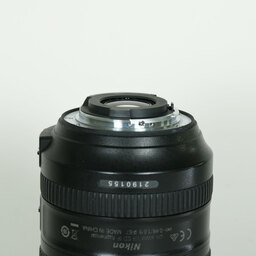 Nikon AF-S DX NIKKOR 18-300mm f/3.5-6.3G ED VR Nikon AF-S DX NIKKOR 18-300mm f/3.5-6.3G ED VR