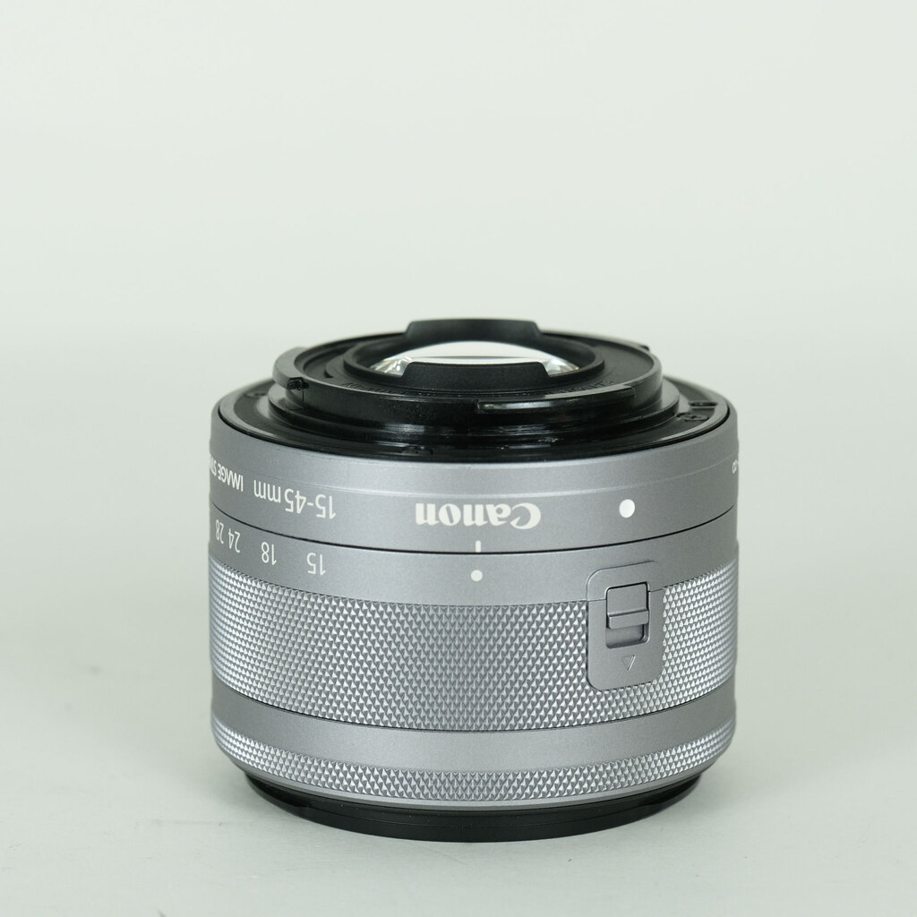 Canon EF-M15-45mm F3.5-6.3 IS STMの出品 | ONE SCENE（ワンシーン）