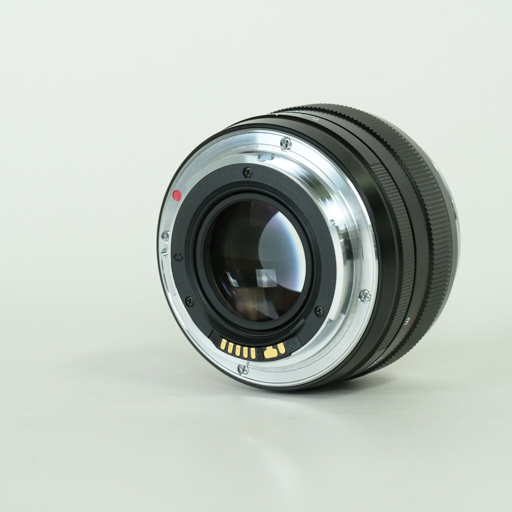 Carl Zeiss Planar T* 50mm F1.4 ZE [キヤノンEF用]