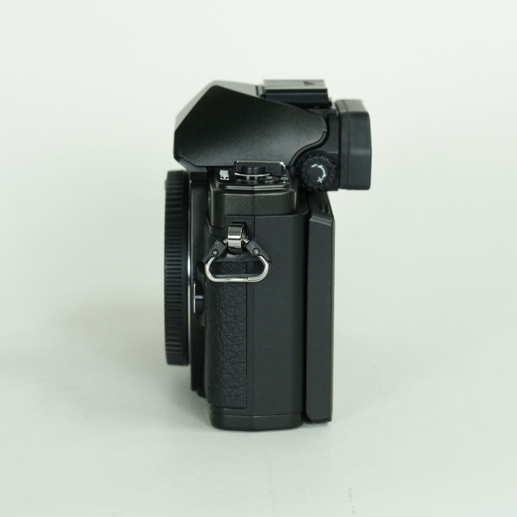 OLYMPUS OM-D E-M10 Mark II