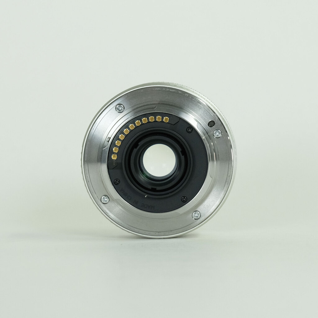 OLYMPUS M.ZUIKO DIGITAL 17mm F2.8 シルバー