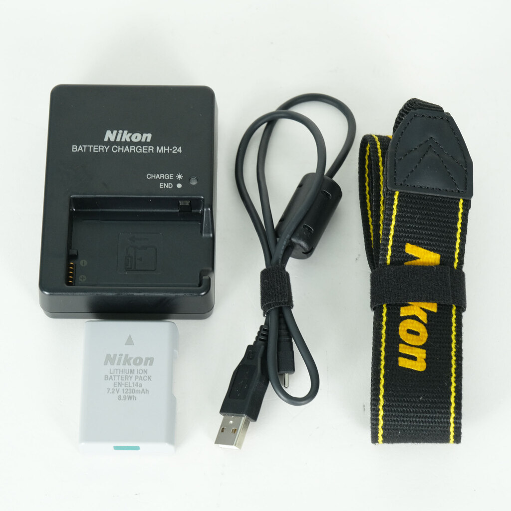 Nikon D5300の出品 | ONE SCENE（ワンシーン）