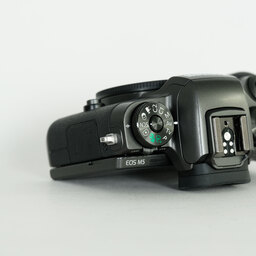 Canon EOS M5