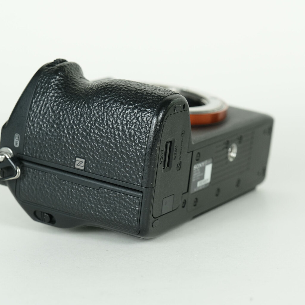 SONY α7 III(ILCE-7M3) SONY α7 III(ILCE-7M3)