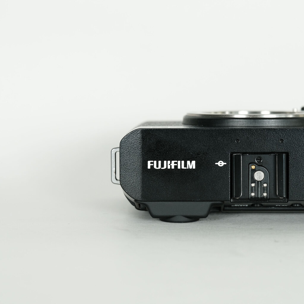 FUJIFILM X-E4