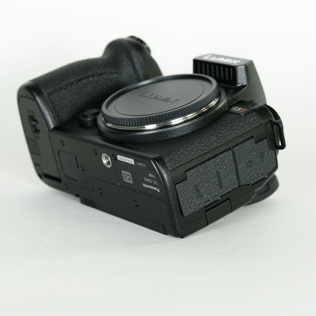 Panasonic LUMIX S5II DC-S5M2