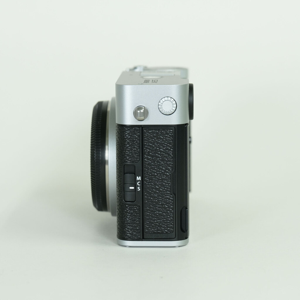 FUJIFILM X-E5