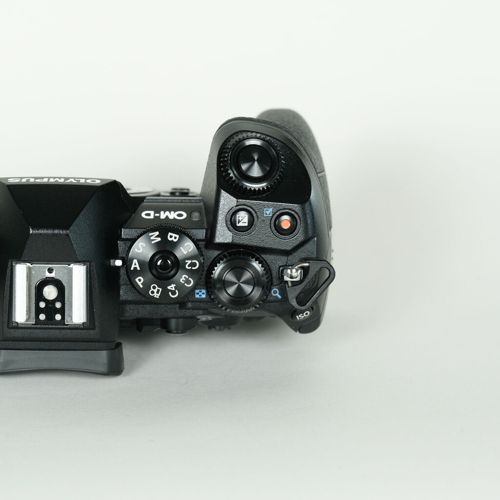 OLYMPUS OM-D E-M1 Mark III OLYMPUS OM-D E-M1 Mark III