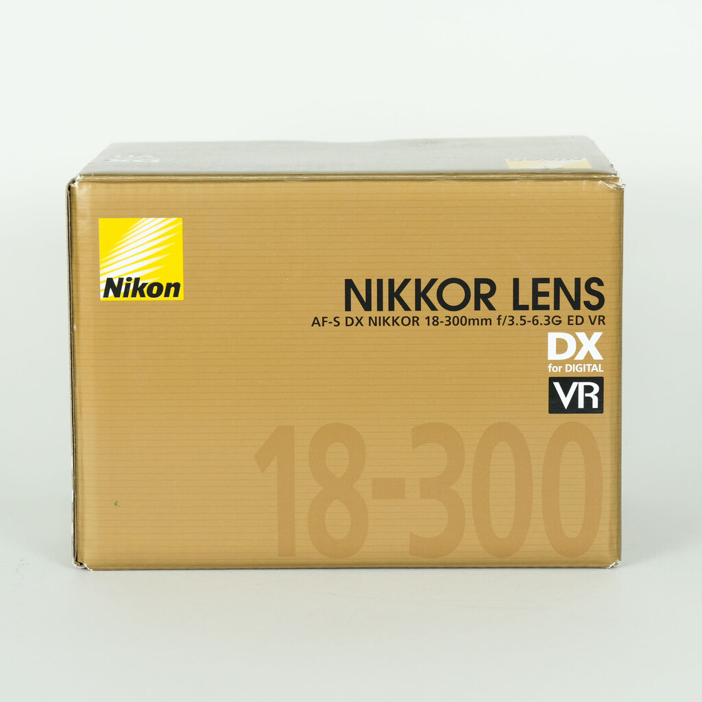 Nikon AF-S DX NIKKOR 18-300mm f/3.5-6.3G ED VR