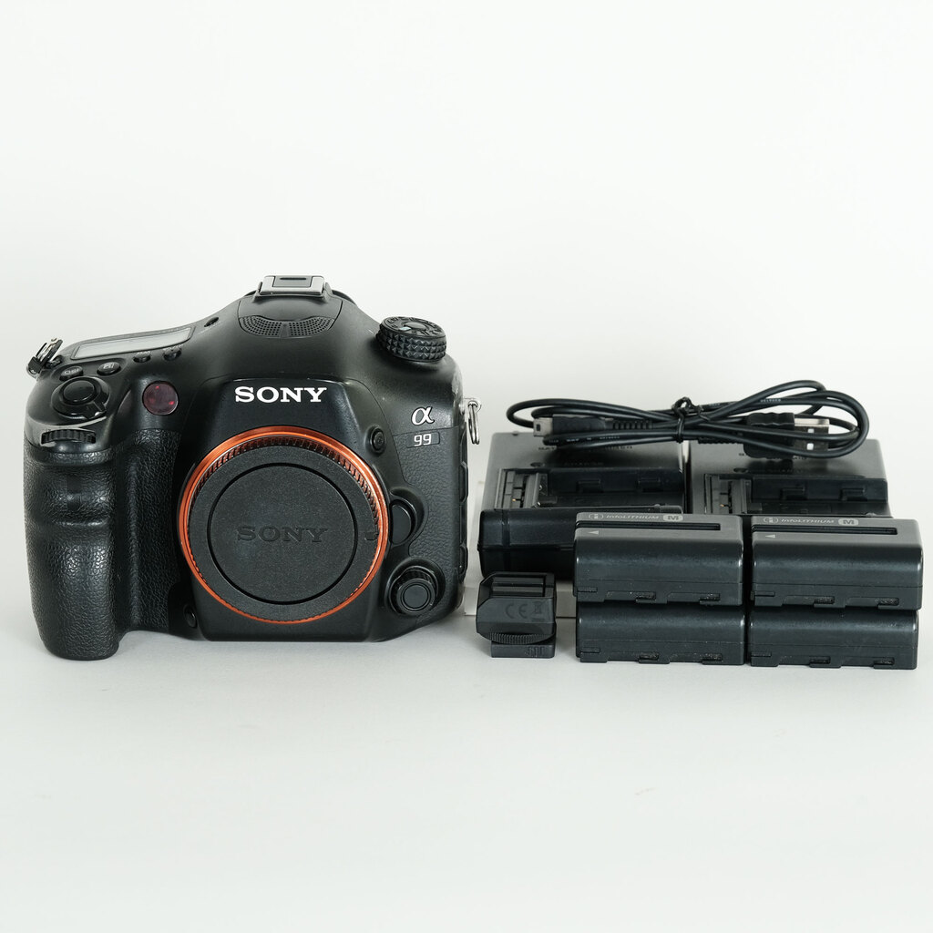 ショット数43136回!!■極上品■ SONY α99 ボディ SLT-A99V ソニー、2430万画素の35mmフルサイズ一眼カメラ「α99」 - 価格.com