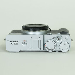 FUJIFILM X-E5