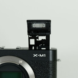 FUJIFILM X-M1 ボディ ブラック