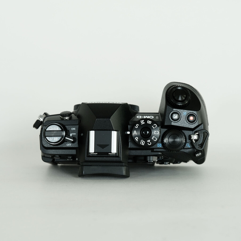 OLYMPUS OM-D E-M1 Mark III