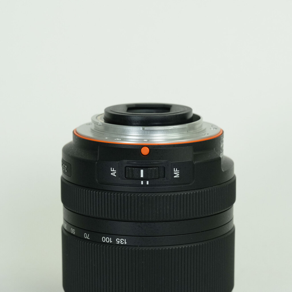 SONY DT 18-135mm F3.5-5.6 SAM SAL18135
