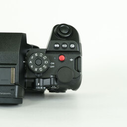 Panasonic LUMIX DC-S1M2ES ボディ