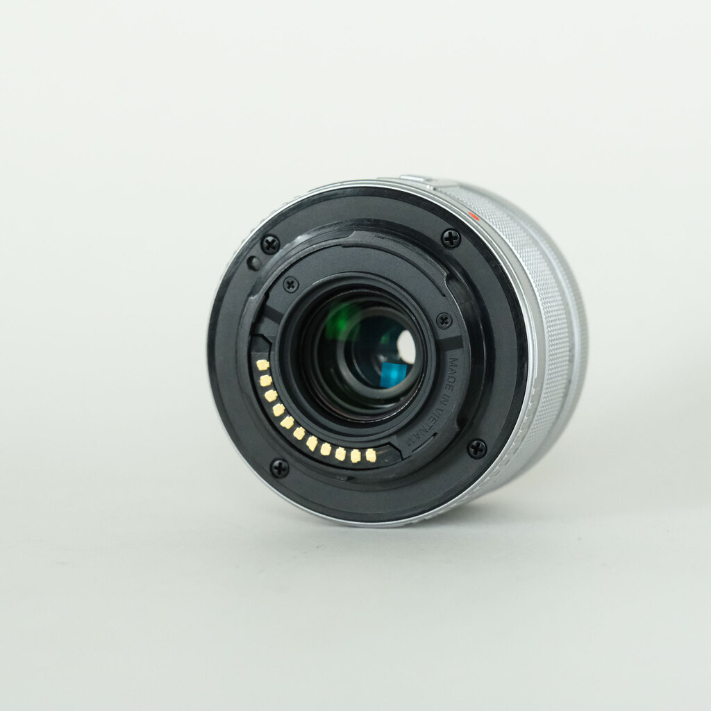 OLYMPUS M.ZUIKO DIGITAL 14-42mm F3.5-5.6IIR シルバー