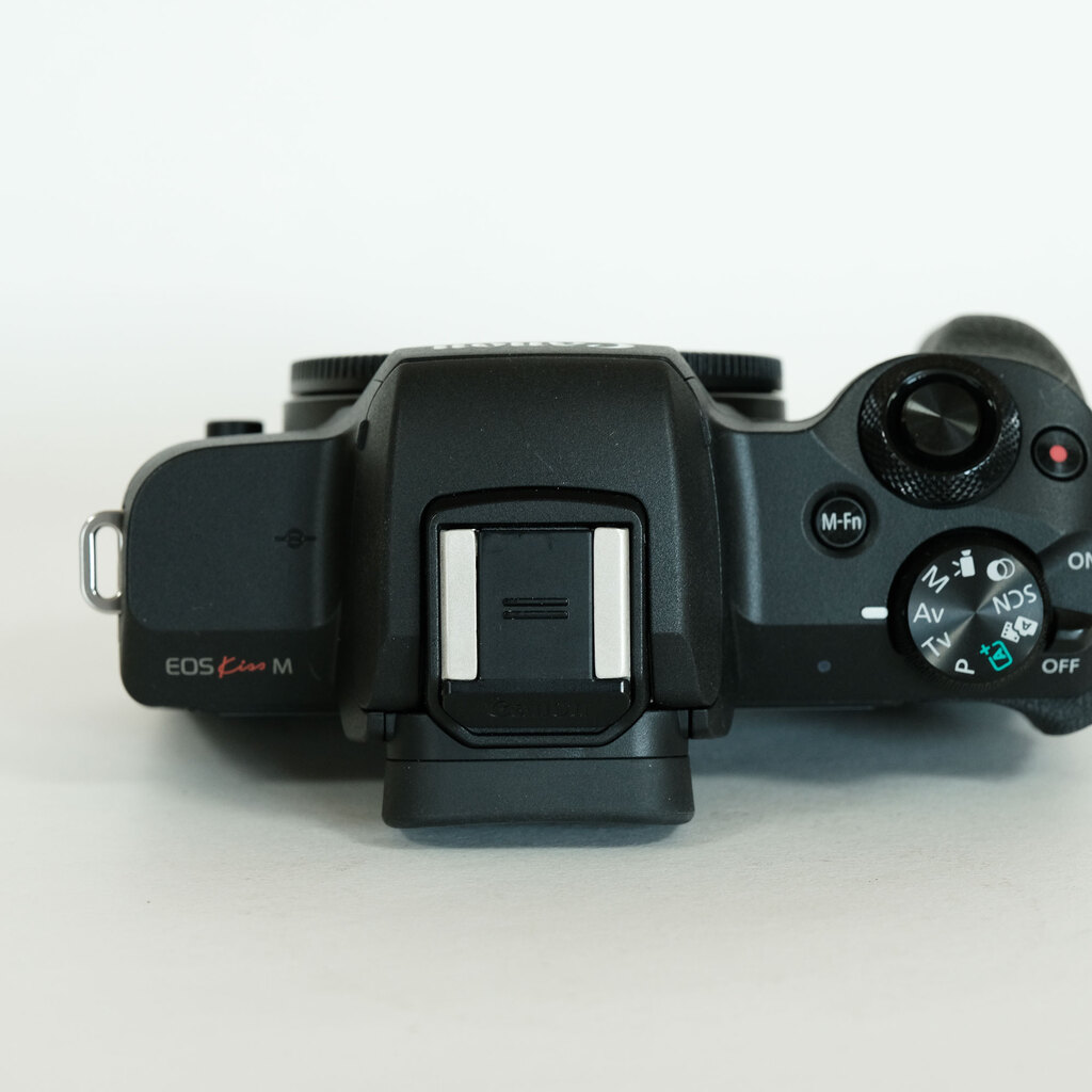 Canon EOS Kiss M