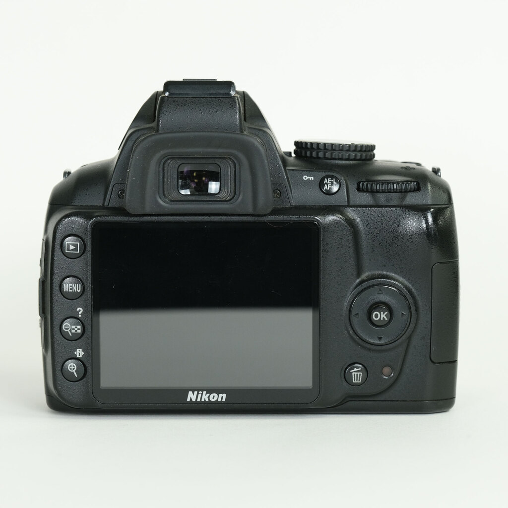 Nikon D3000 ボディ
