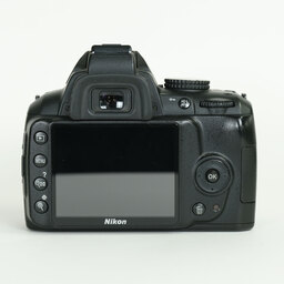 Nikon D3000 ボディ