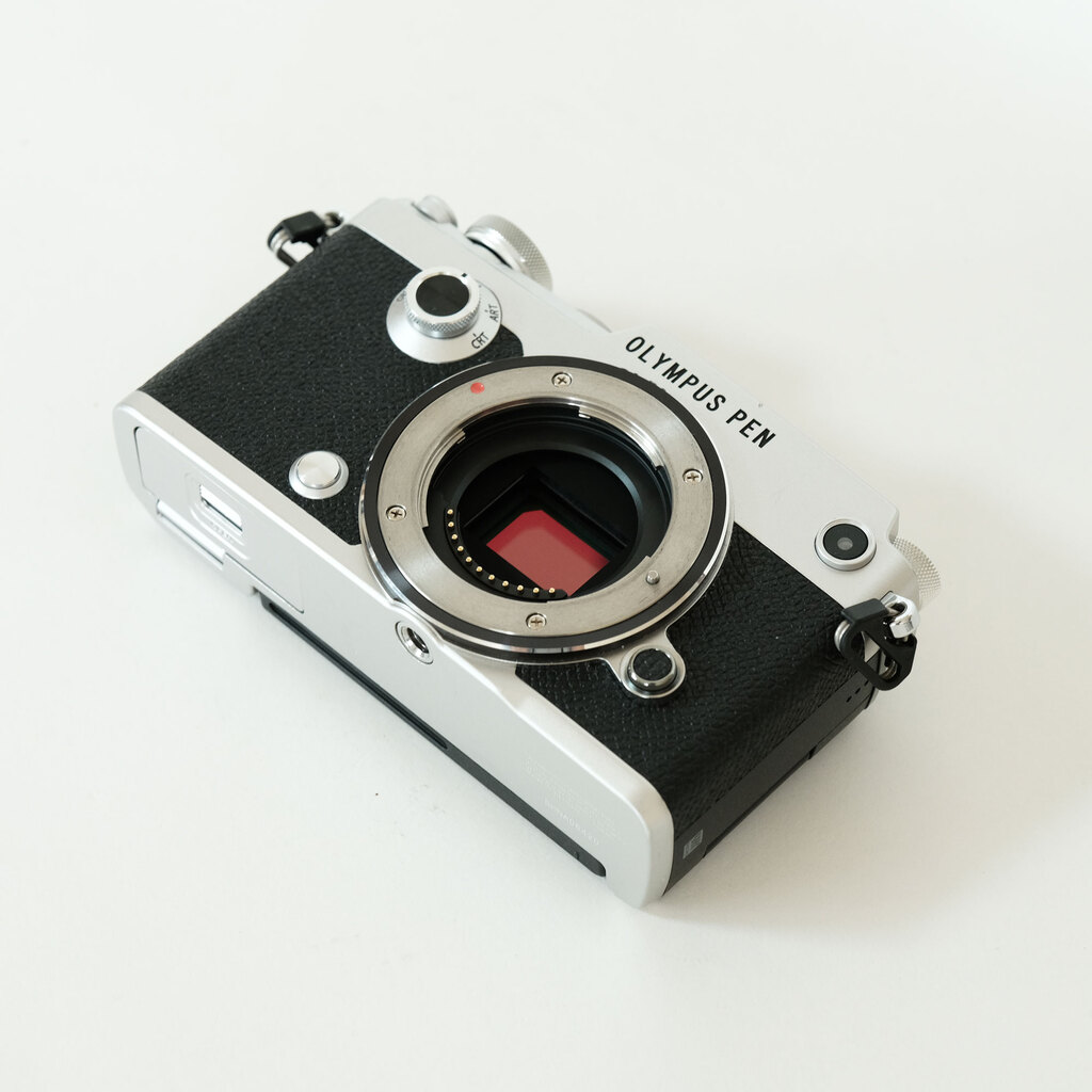 OLYMPUS PEN-F