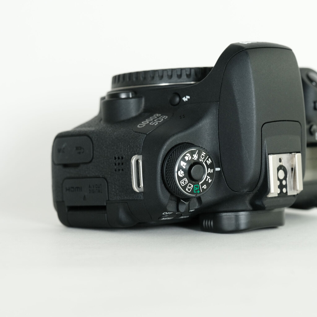 Canon EOS 8000D Canon EOS 8000D