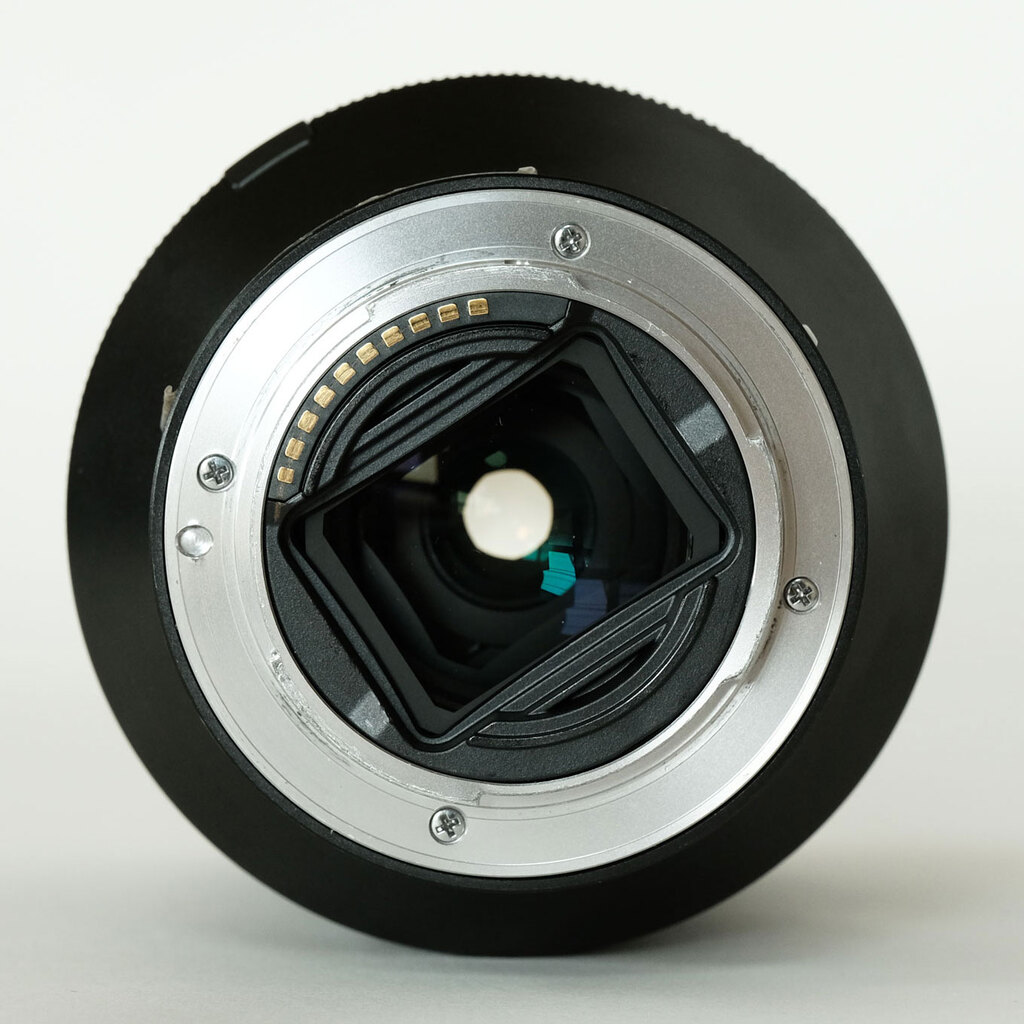 SONY FE 24-240mm F3.5-6.3 OSS SEL24240