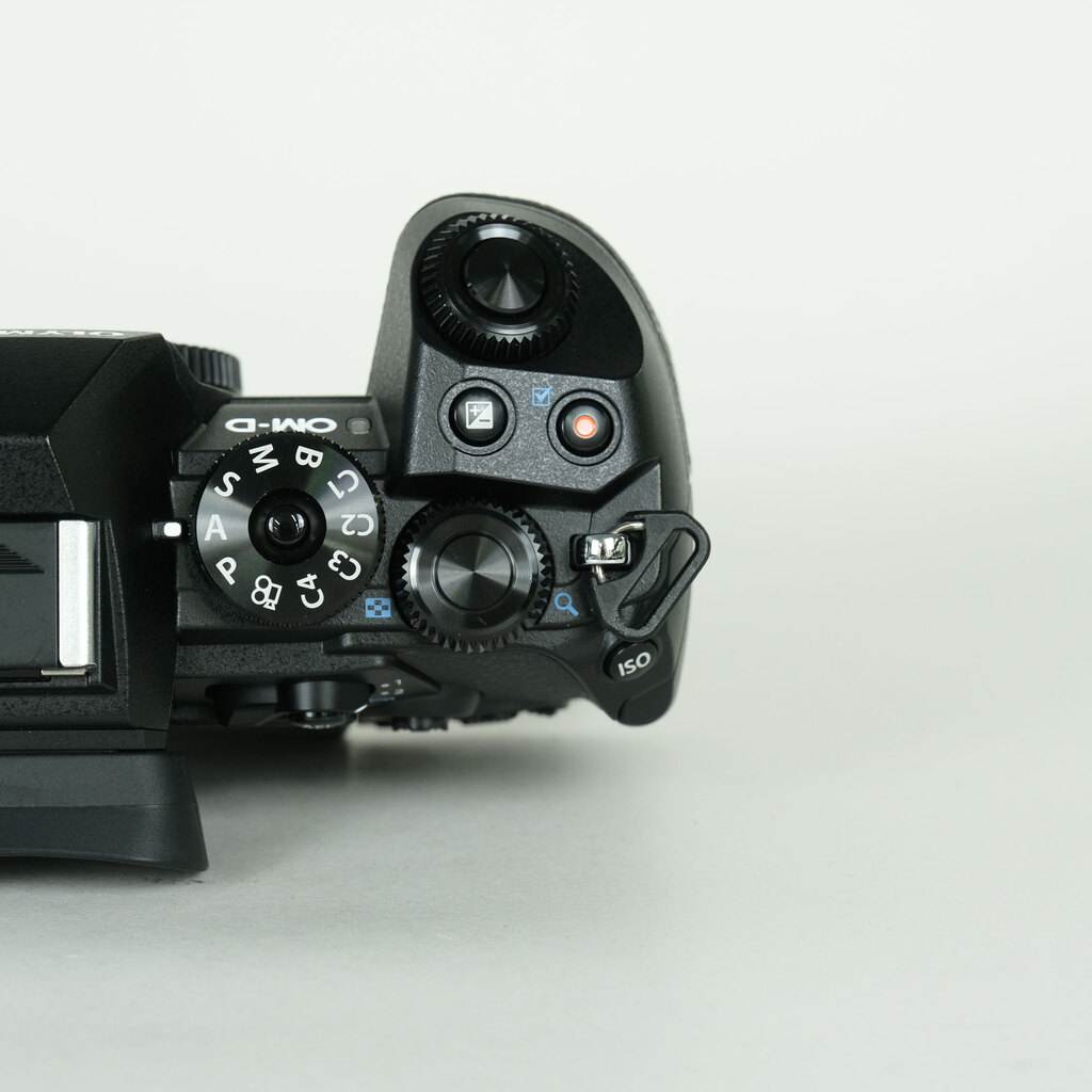 OLYMPUS OM-D E-M1 Mark III