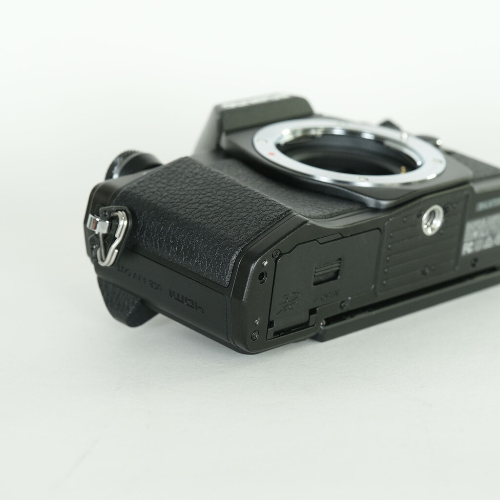 OLYMPUS OM-D E-M10 Mark II