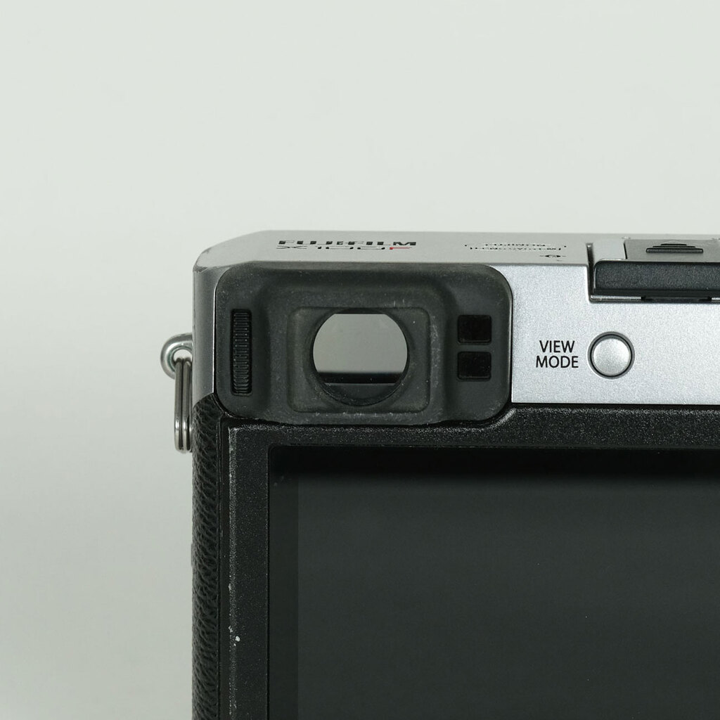 FUJIFILM X100F シルバー FUJIFILM X100F シルバー