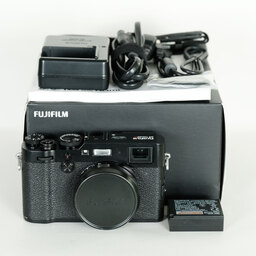 FUJIFILM X100F ブラック