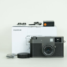 FUJIFILM X half X-HF1
