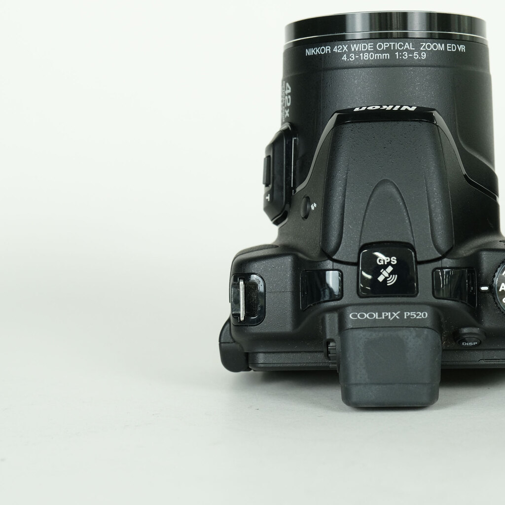 Nikon COOLPIX P520 BK ブラックの出品 | ONE SCENE（ワンシーン）