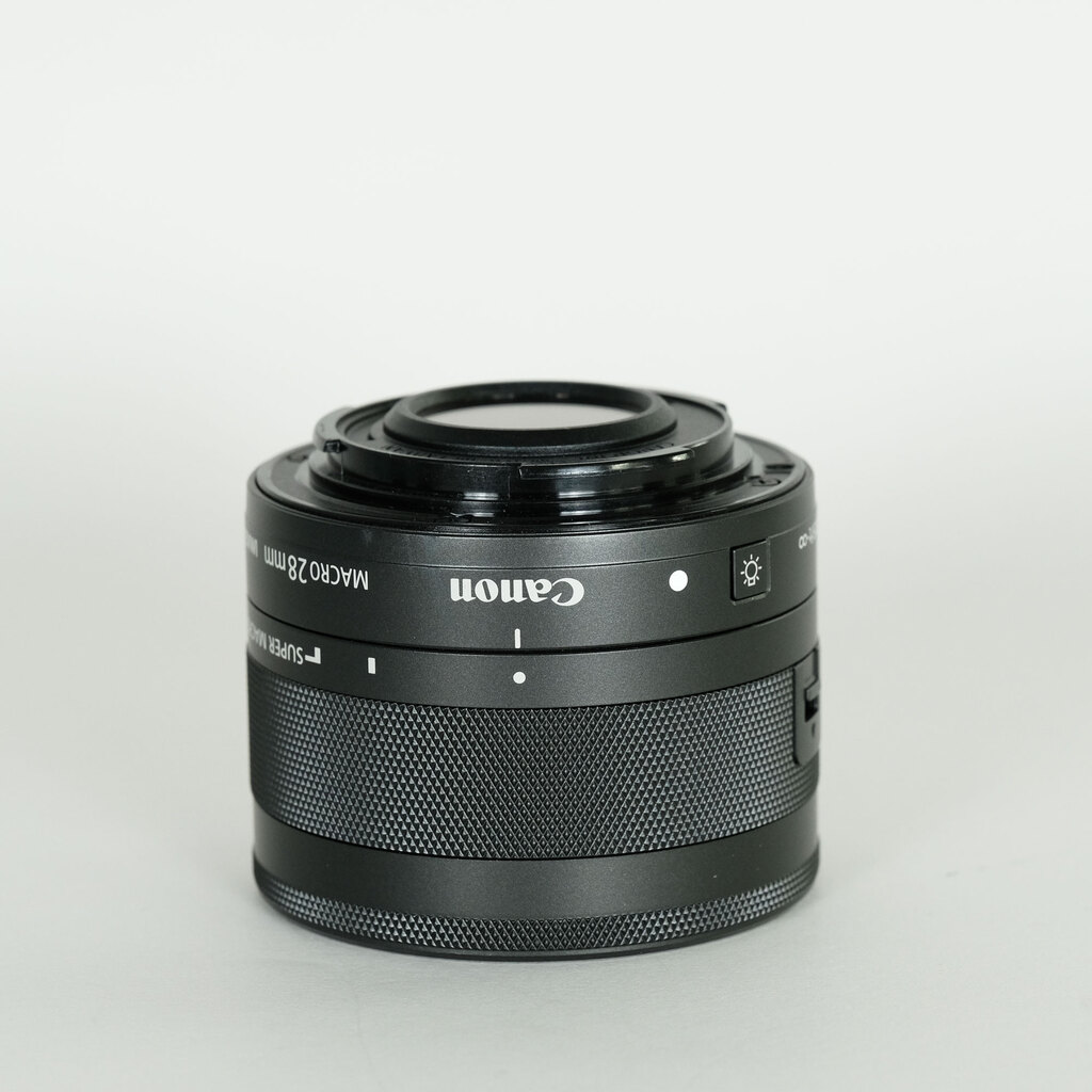 Canon EF-M28mm F3.5 マクロ IS STM