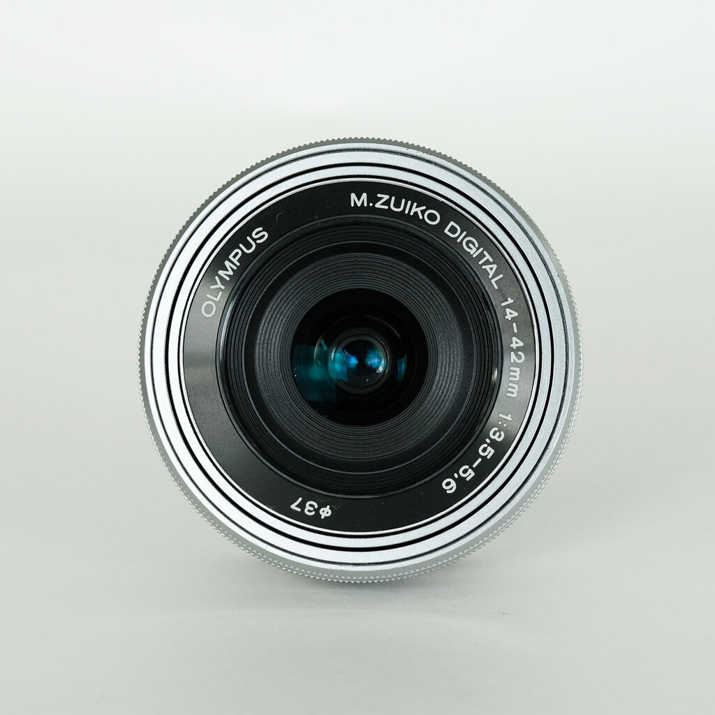OLYMPUS M.ZUIKO DIGITAL ED 14-42mm F3.5-5.6 EZ シルバー OLYMPUS M.ZUIKO DIGITAL ED 14-42mm F3.5-5.6 EZ シルバー