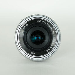 OLYMPUS M.ZUIKO DIGITAL ED 14-42mm F3.5-5.6 EZ シルバー OLYMPUS M.ZUIKO DIGITAL ED 14-42mm F3.5-5.6 EZ シルバー