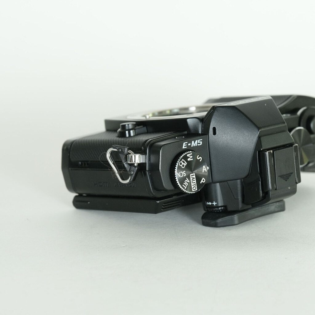 OLYMPUS OM-D E-M5 ボディ ブラック