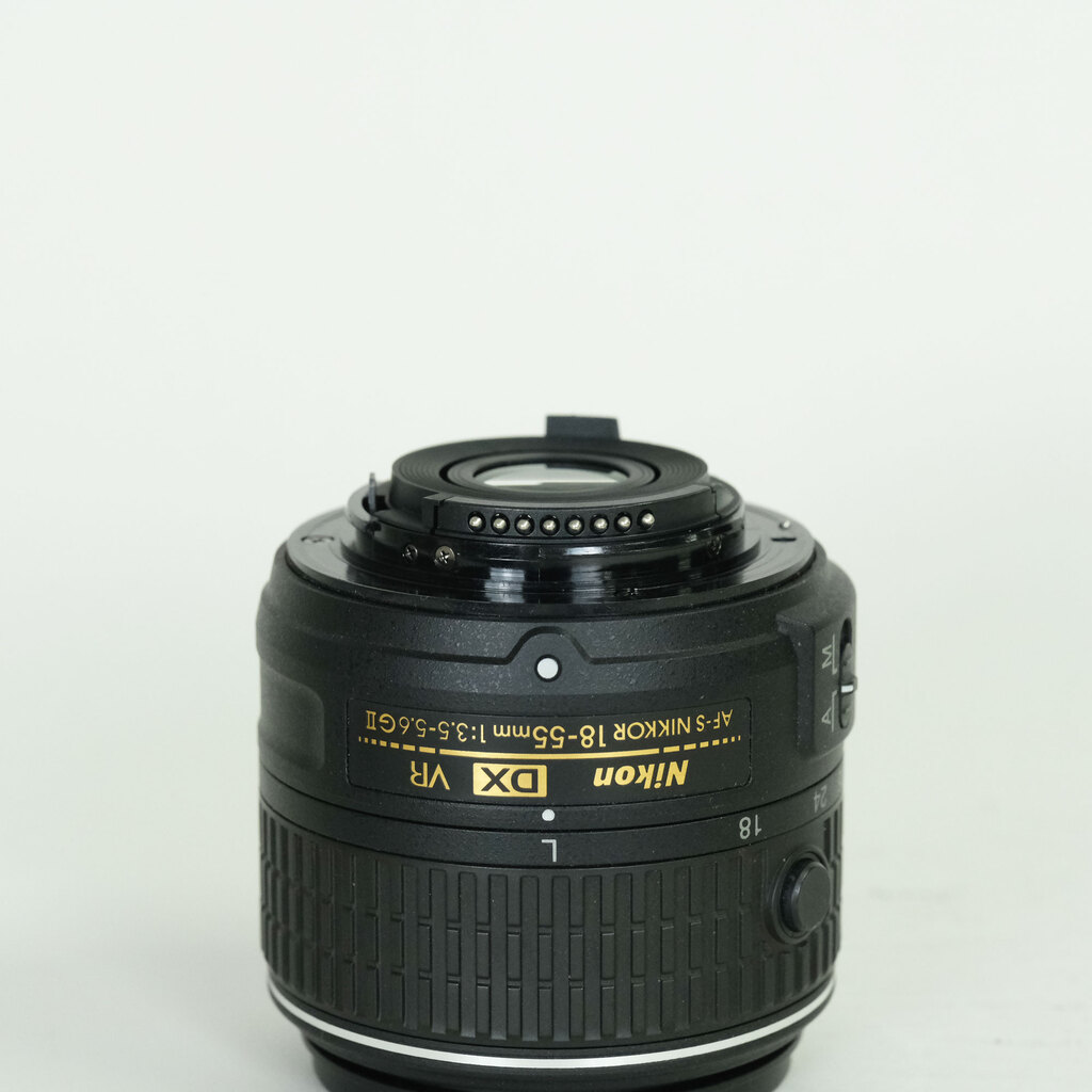 Nikon AF-S DX NIKKOR 18-55mm f3.5-5.6G VR II