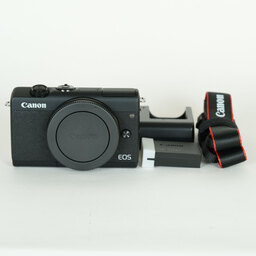 Canon EOS M200