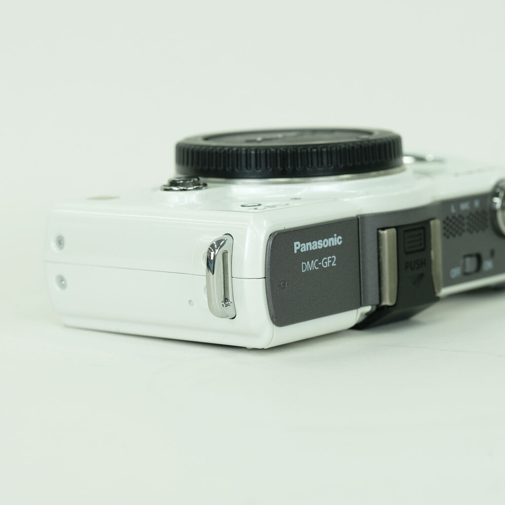 Panasonic LUMIX DMC-GF2-K ボディ ホワイト Panasonic LUMIX DMC-GF2-K ボディ ホワイト