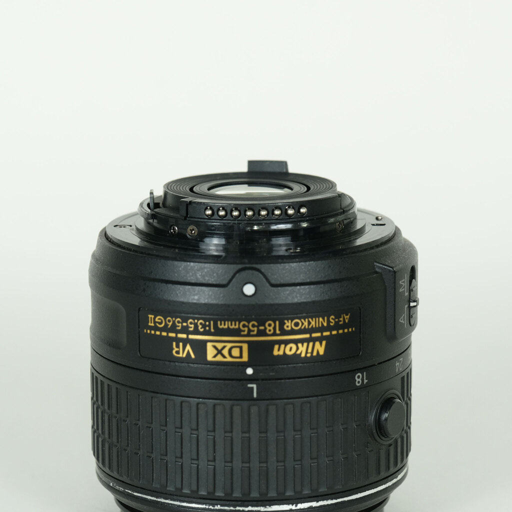 Nikon AF-S DX NIKKOR 18-55mm f3.5-5.6G VR IIの出品 | ONE SCENE