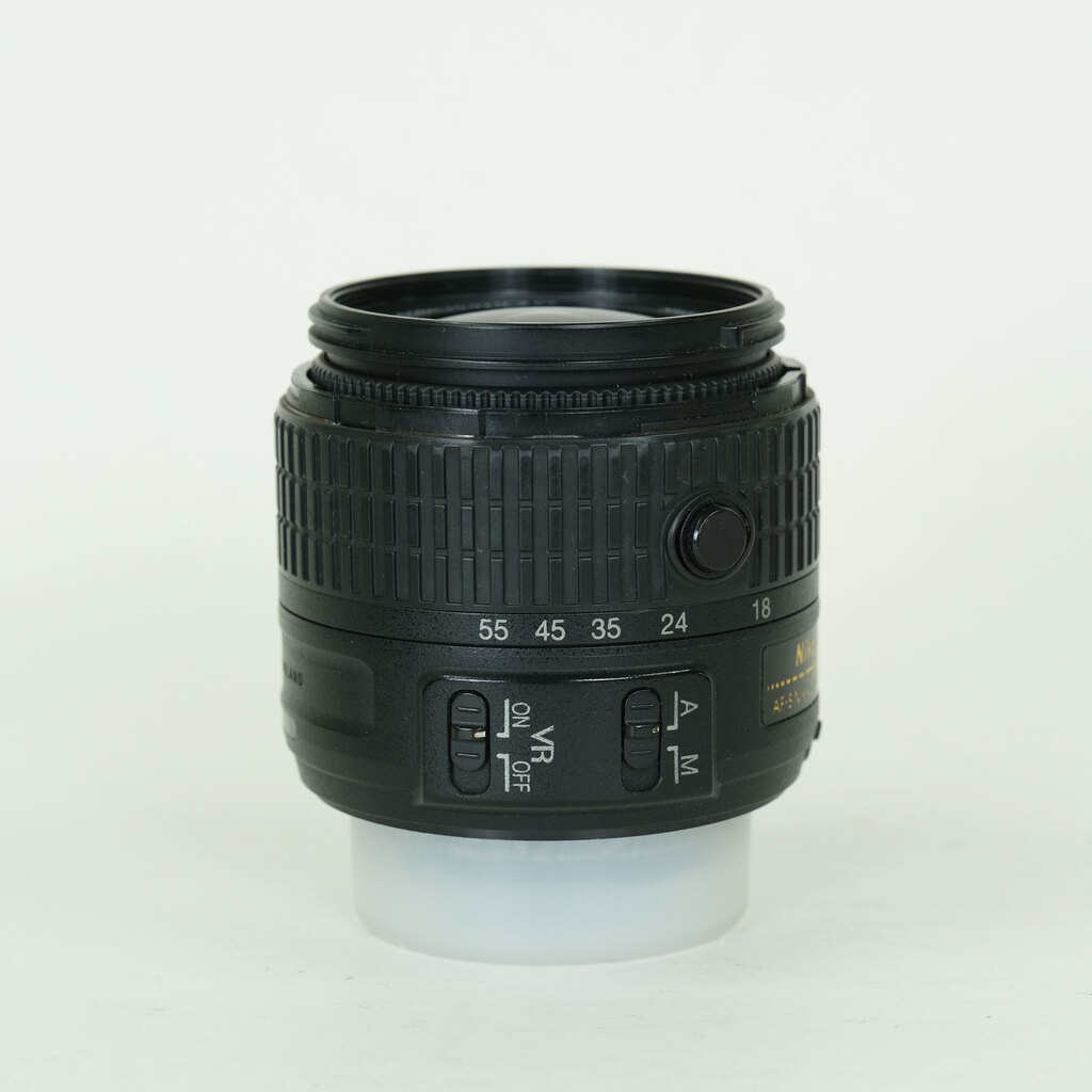 Nikon AF-S DX NIKKOR 18-55mm f3.5-5.6G VR II