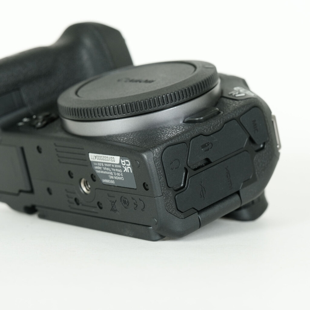 Canon EOS R7 Canon EOS R7