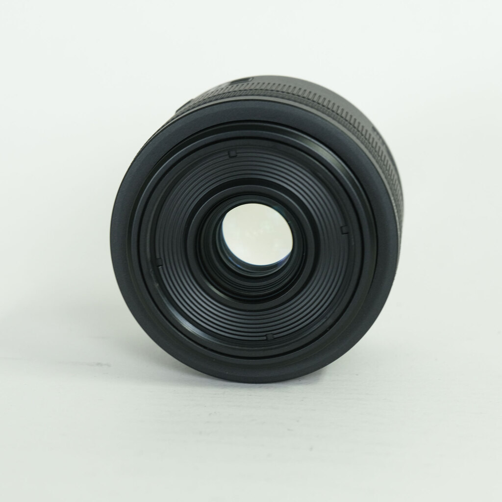 Canon RF35mm F1.8 MACRO IS STM