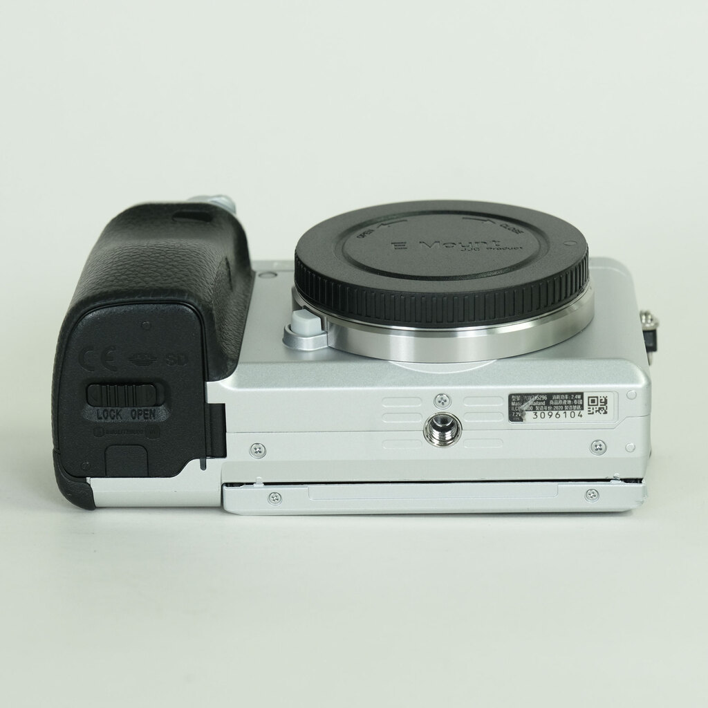 SONY α6400(ILCE-6400) SONY α6400(ILCE-6400)