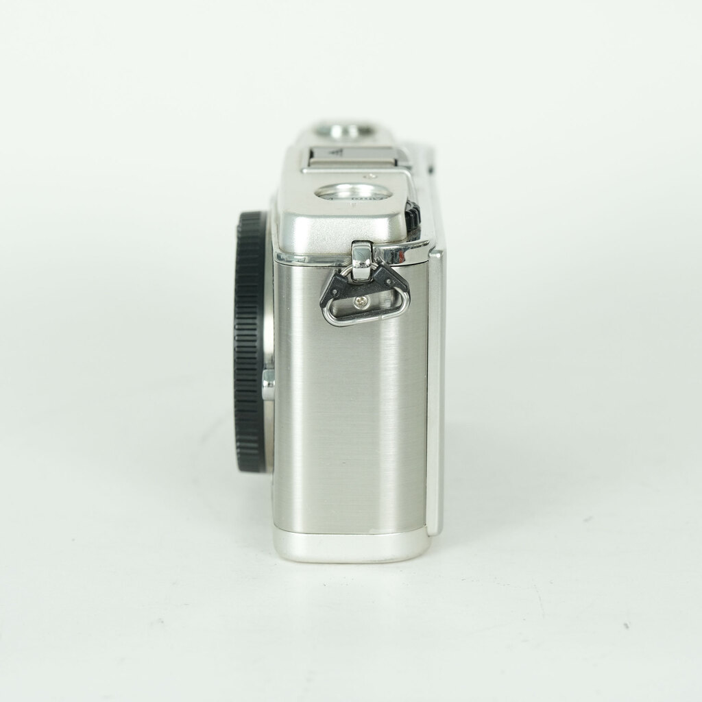 OLYMPUS PEN E-P1 ボディ シルバーの出品 | ONE SCENE（ワンシーン）