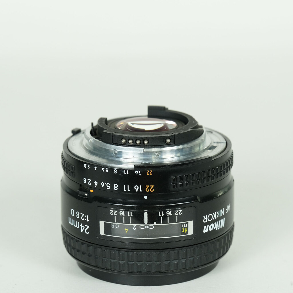Nikon Ai AF Nikkor 24mm F2.8D