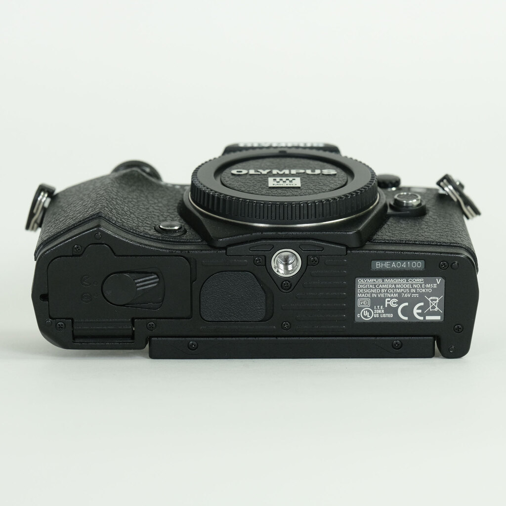 OLYMPUS OM-D E-M5 Mark II