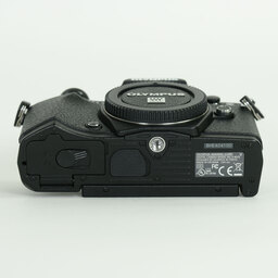 OLYMPUS OM-D E-M5 Mark II